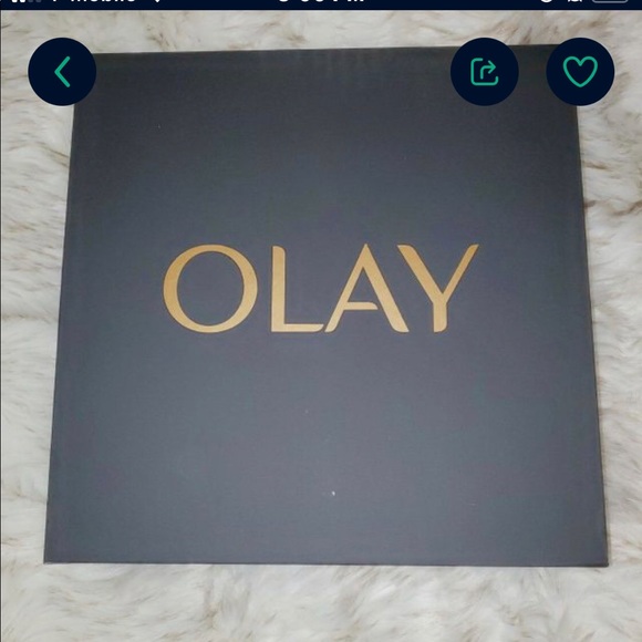 Olay gift set - Picture 2 of 2